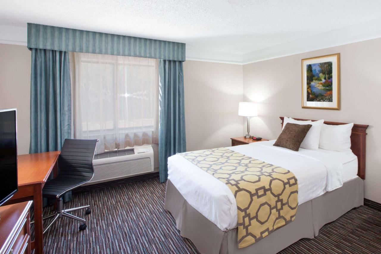 Baymont By Wyndham Texarkana Esterno foto